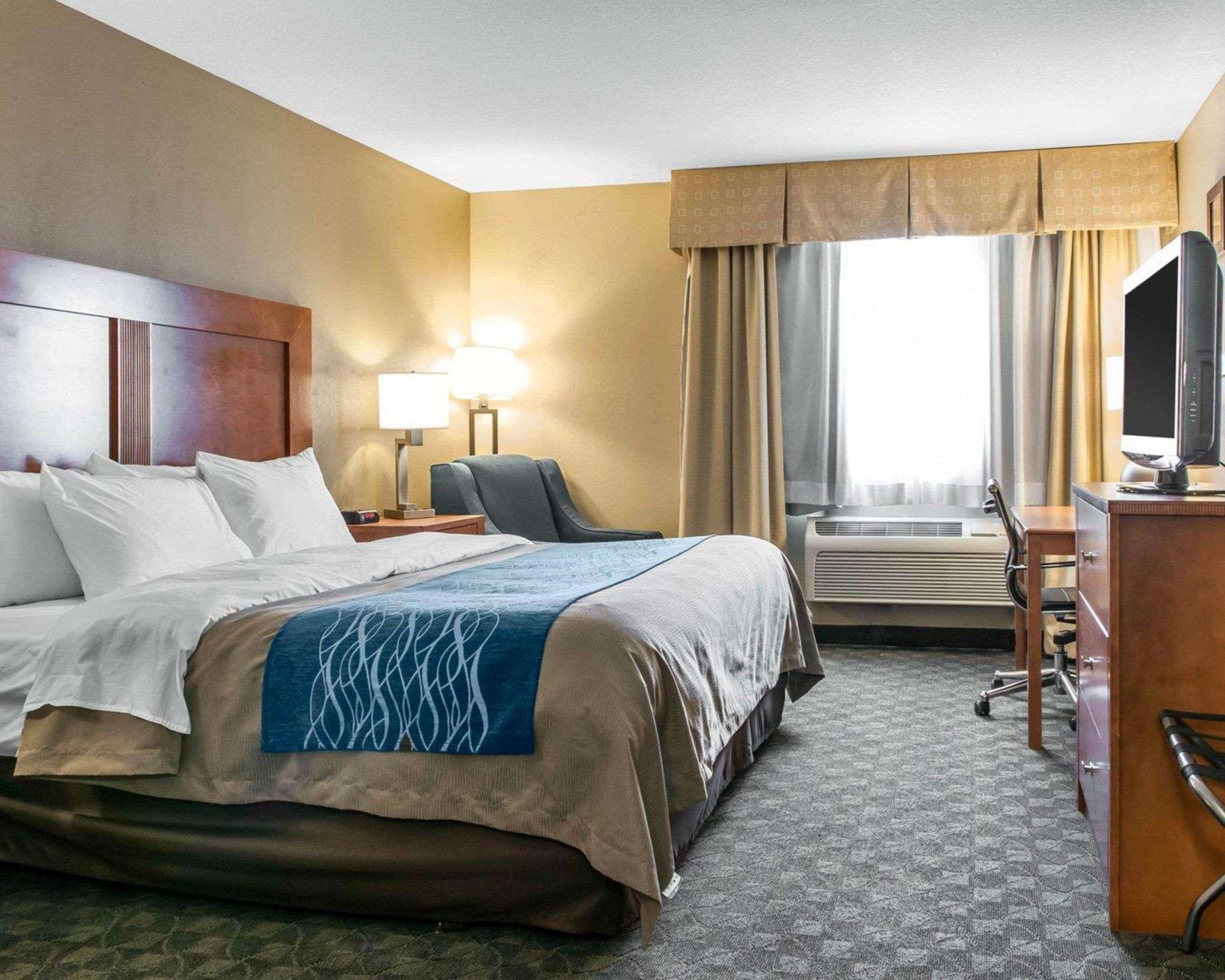 Comfort Inn & Suites Napoleon Luaran gambar