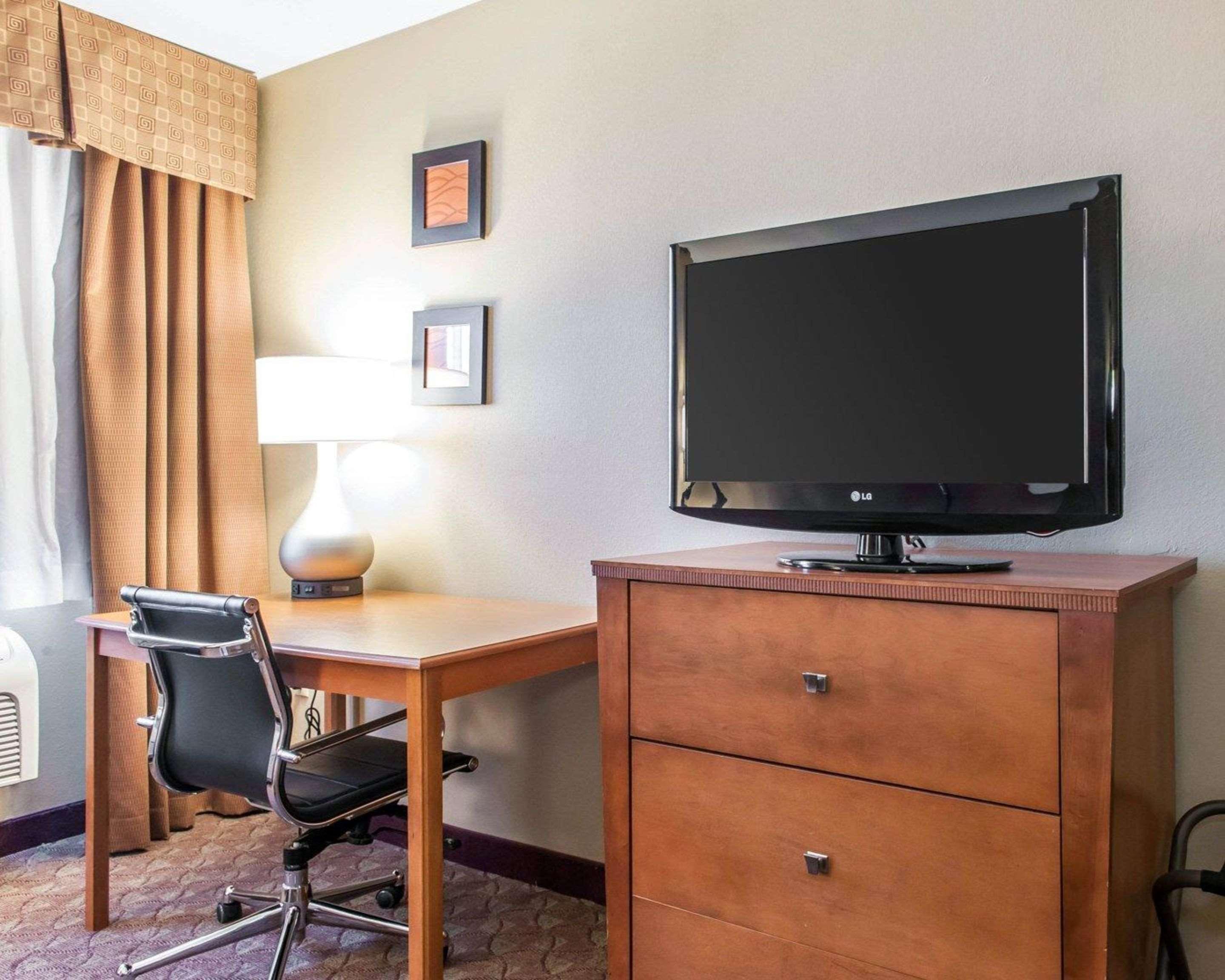 Comfort Inn & Suites Napoleon Luaran gambar