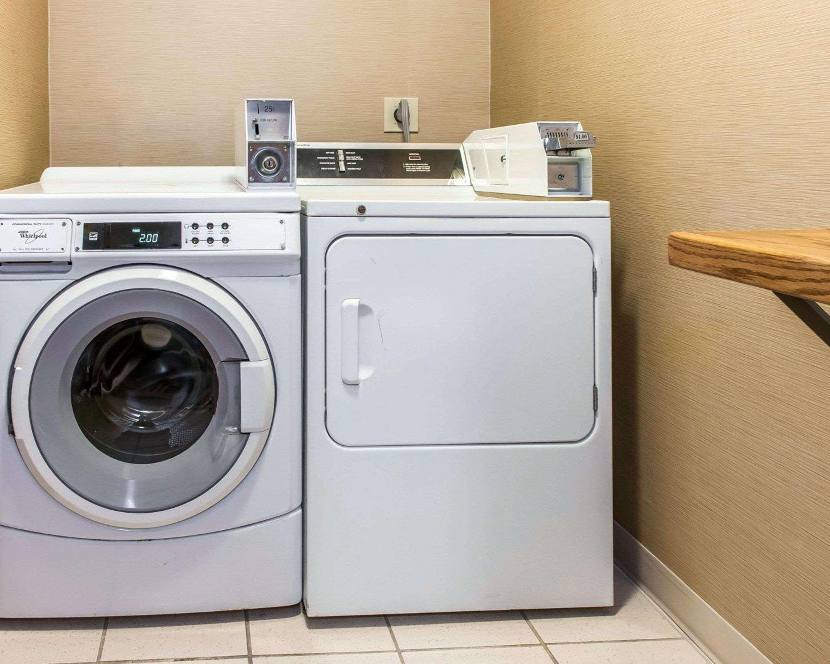 Comfort Inn & Suites Napoleon Luaran gambar