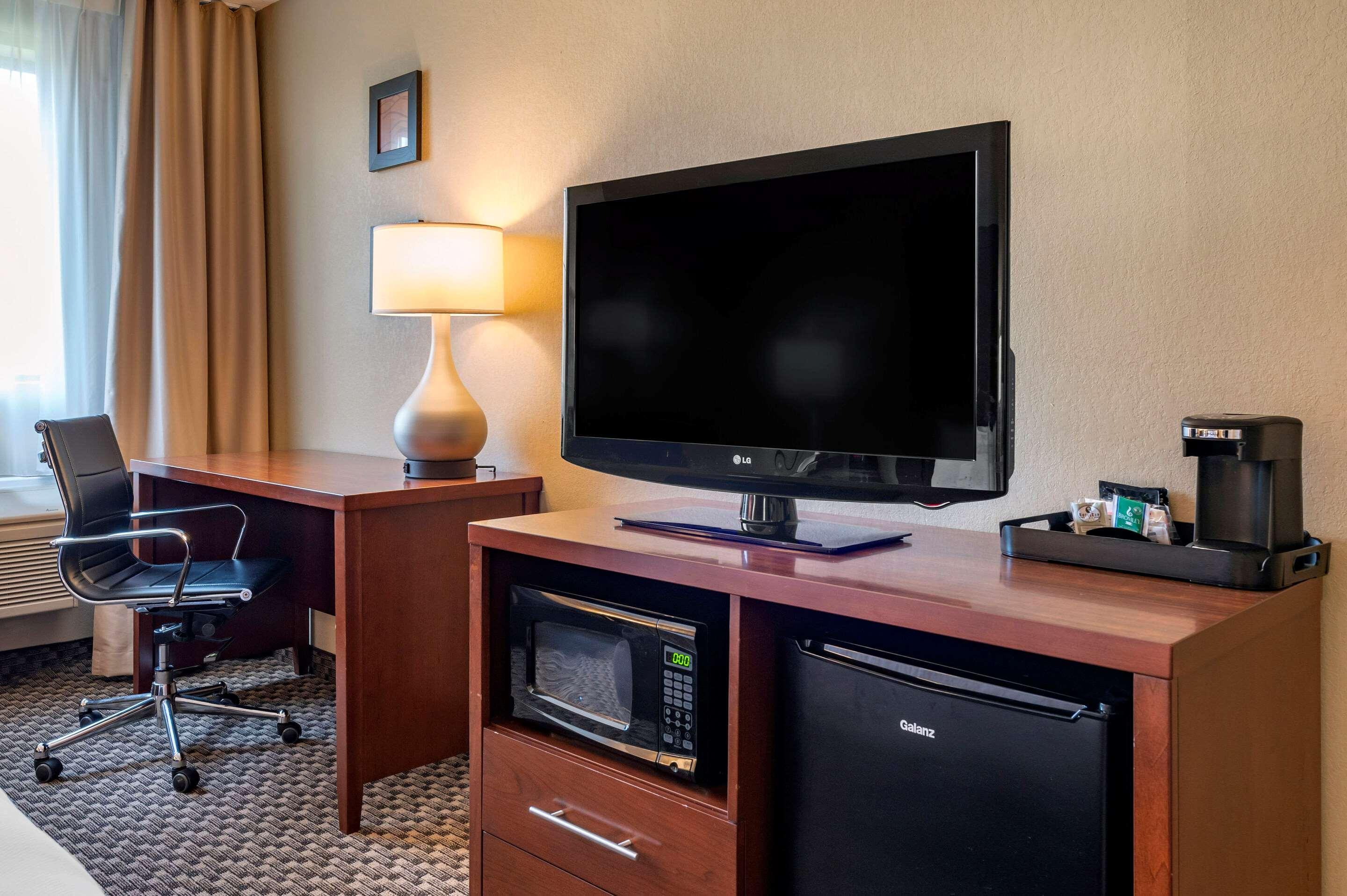 Comfort Inn & Suites Napoleon Luaran gambar