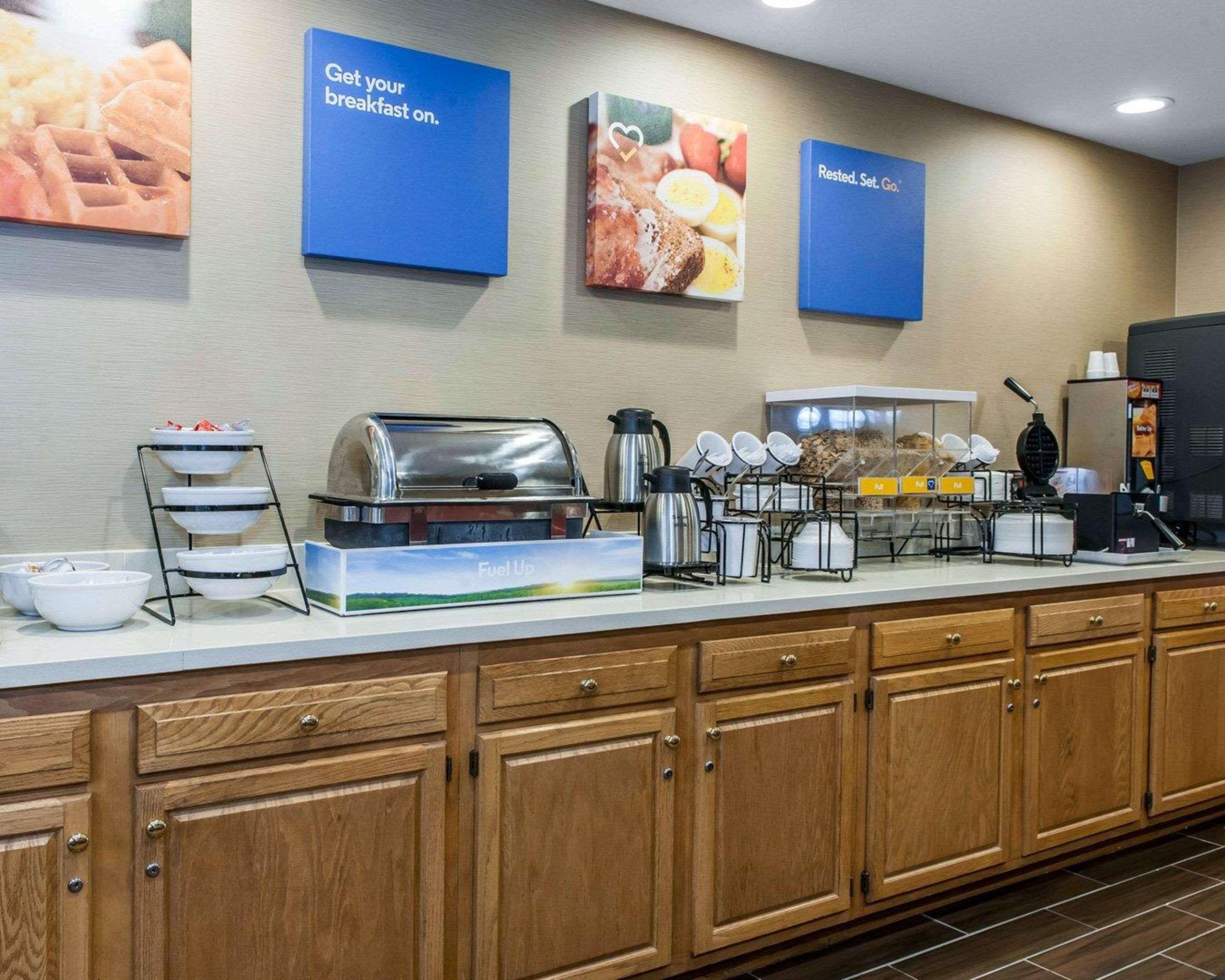 Comfort Inn & Suites Napoleon Luaran gambar