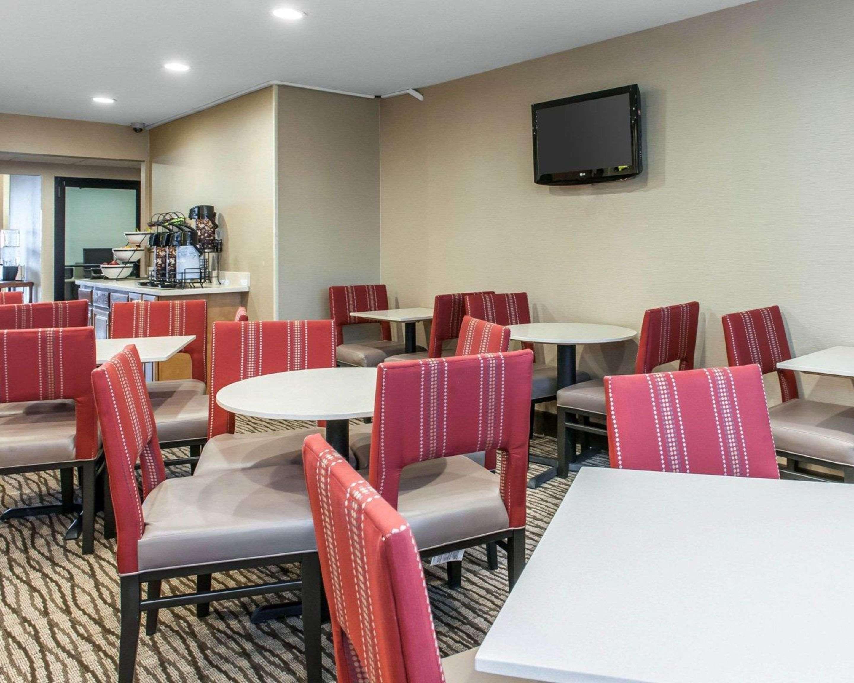 Comfort Inn & Suites Napoleon Luaran gambar