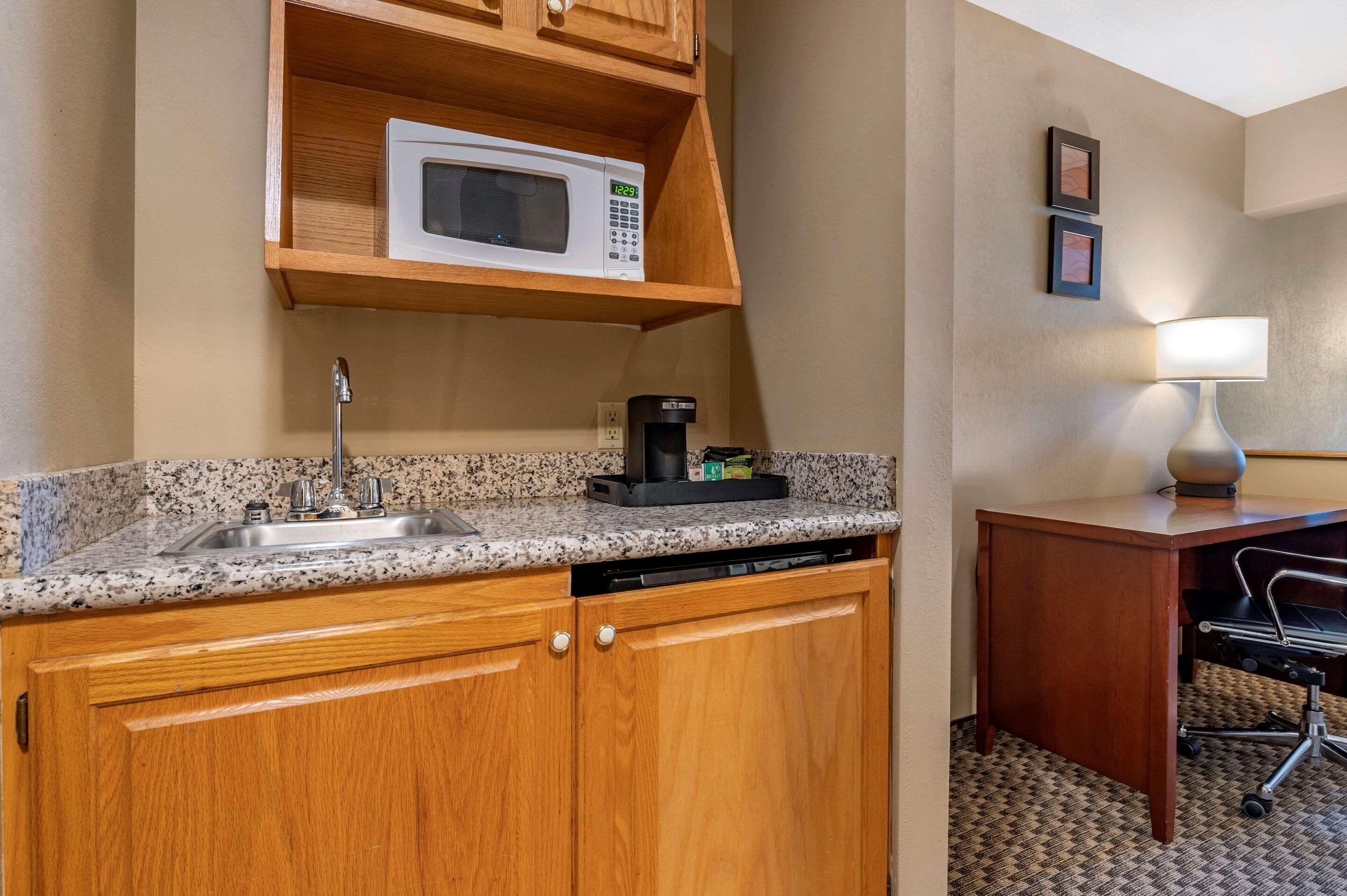 Comfort Inn & Suites Napoleon Luaran gambar